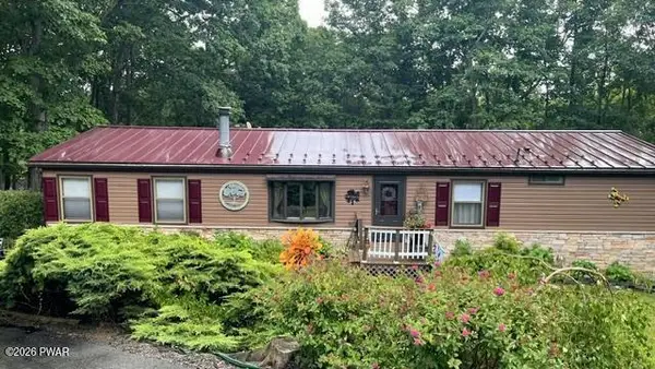 231 Traverse Road, Dingmans Ferry, PA 18328
