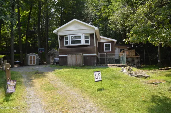 161 Southerton Lane, Greentown, PA 18426