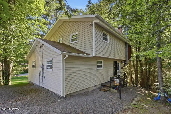 21 Brookfield Road, Lake Ariel, PA 18436