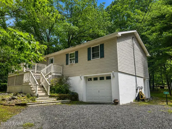 115 Tink Wig Drive, Hawley, PA 18428