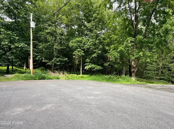 664-665 Raccoon Court, Bushkill, PA 18324