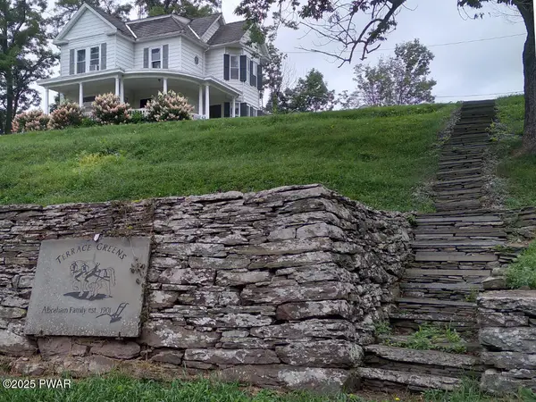 7 Terrace Lane, Tyler Hill, PA 18469