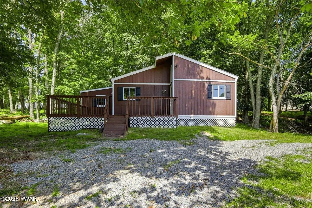 4774 Pine Ridge Drive W, Bushkill, PA 18324 - #1