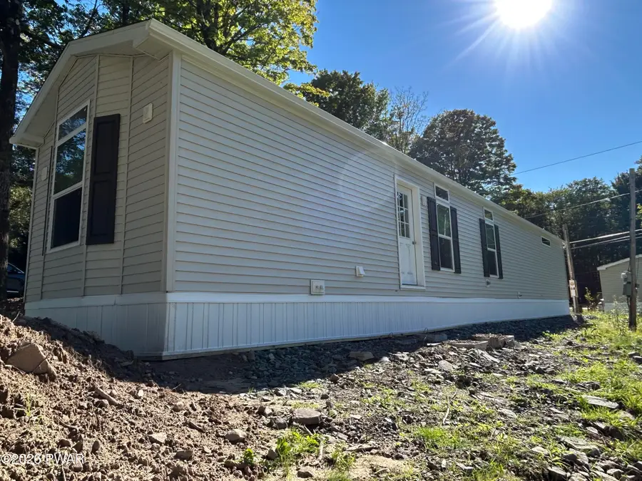 107 Middle Road, Greentown, PA 18426 - #2