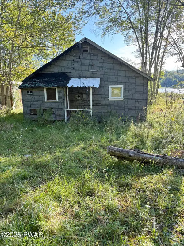 114 Lakeside Avenue, Honesdale, PA 18431