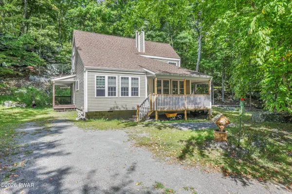 185 Falling Waters Boulevard, Lackawaxen, PA 18435