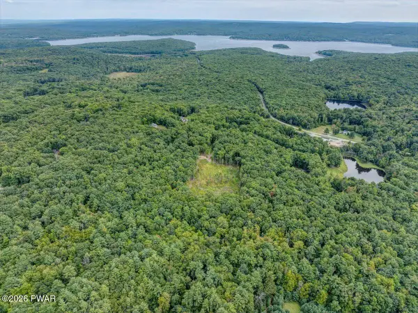 2 Beverly Drive, Lakeville, PA 18438