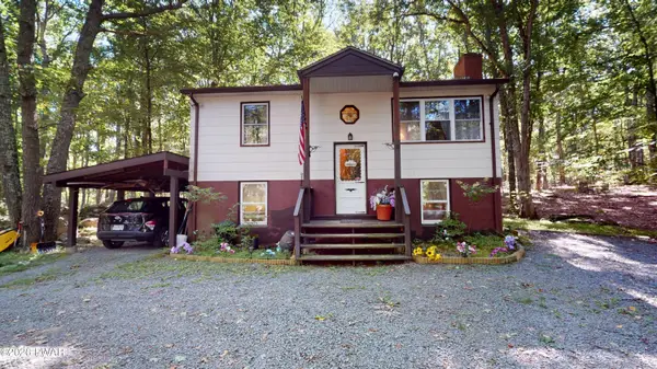 113 Blueridge Lane, Hawley, PA 18428