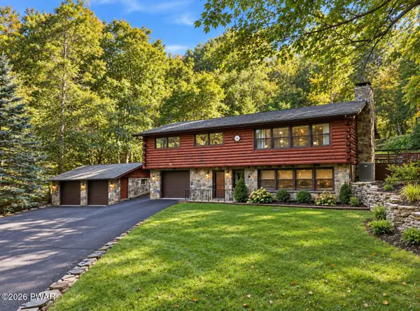 129 Briarwood Drive, Greentown, PA 18426