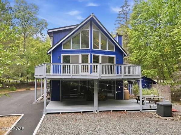 1048 Beaver Lake Drive, Lake Ariel, PA 18436