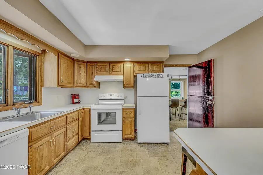 604 Circle Drive, Roaring Brook, PA 18444 - #2