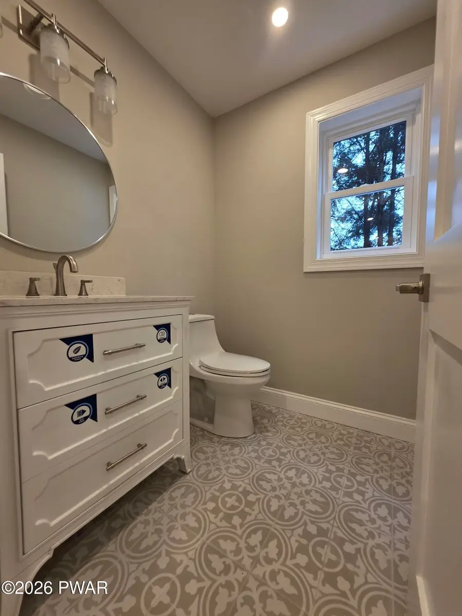 411 Avenue F, Matamoras, PA 18336 - #3