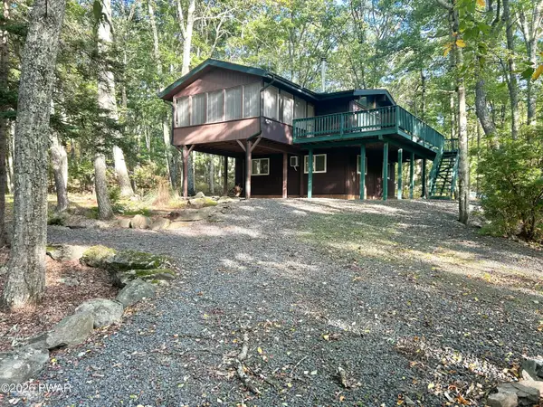 123 Saddle Brook Lane, Hawley, PA 18428