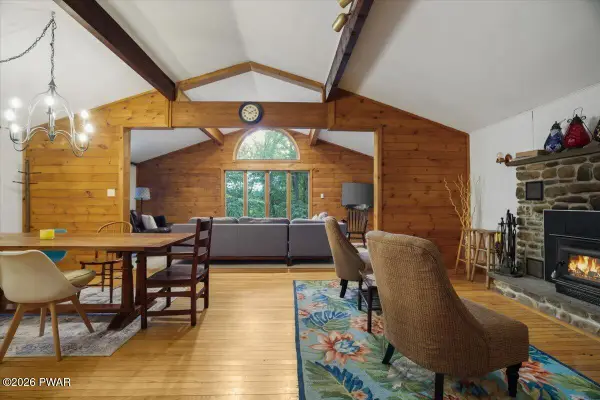 211 Waterview Drive, Lords Valley, PA 18428