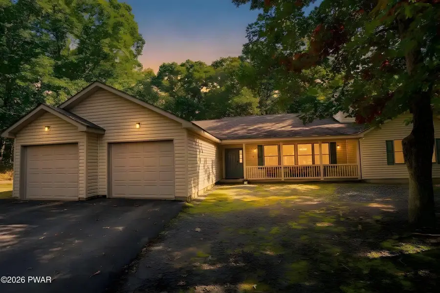 803 Jefferson Court, Hemlock Farms, PA 18328 - #2
