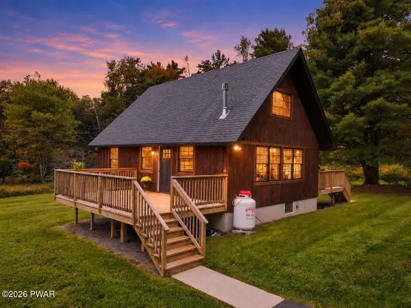 225 Raymondskill Road, Milford, PA 18337
