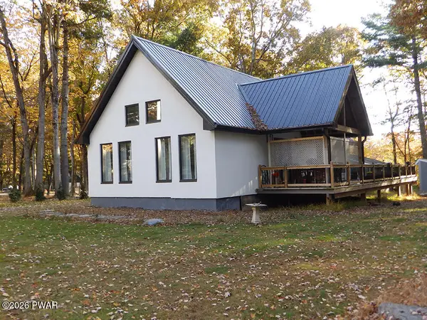 128 Gabrielle Lane, Dingmans Ferry, PA 18328