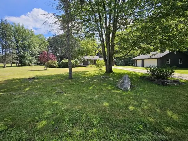 8150 Scandia Road, Russell, PA 16345