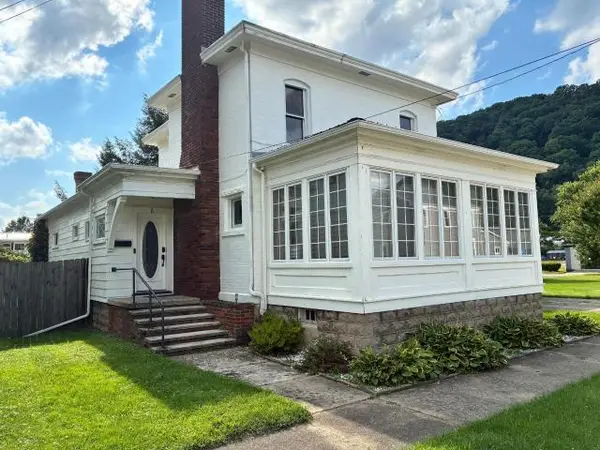 8 Walnut Street, Warren, PA 16365