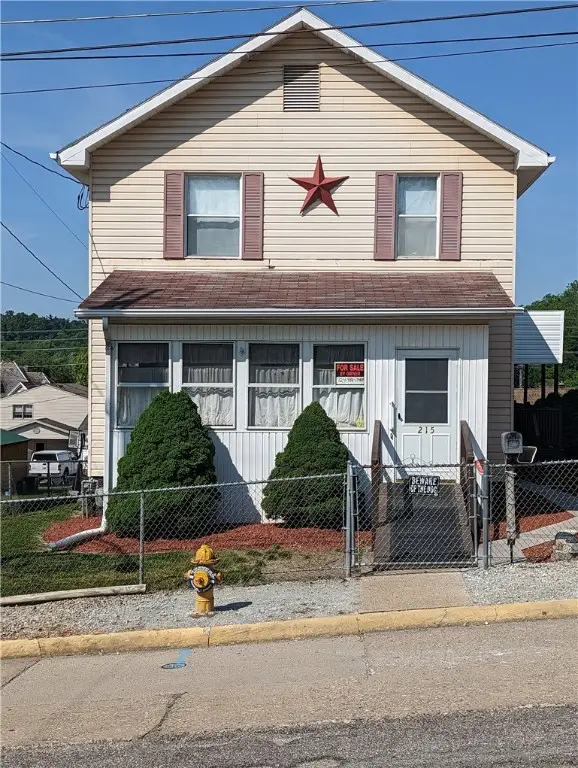 215 Cherry Ave, Houston, PA 15342
