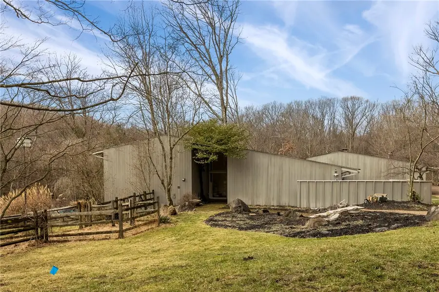 112 Wynnwood Dr, Fox Chapel, PA 15215 - Image #2