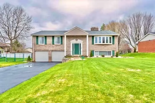 221 Roxbury Dr, Greensburg, PA 15601 - Image #1