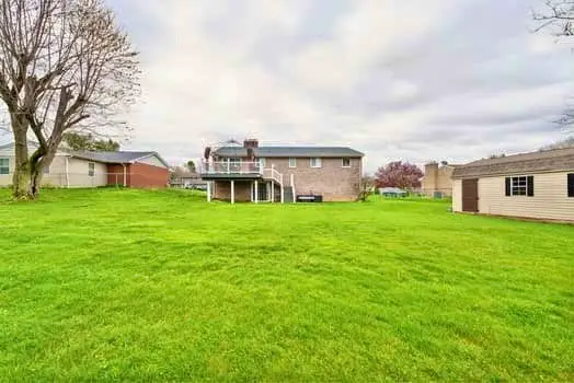 221 Roxbury Dr, Greensburg, PA 15601 - Image #3