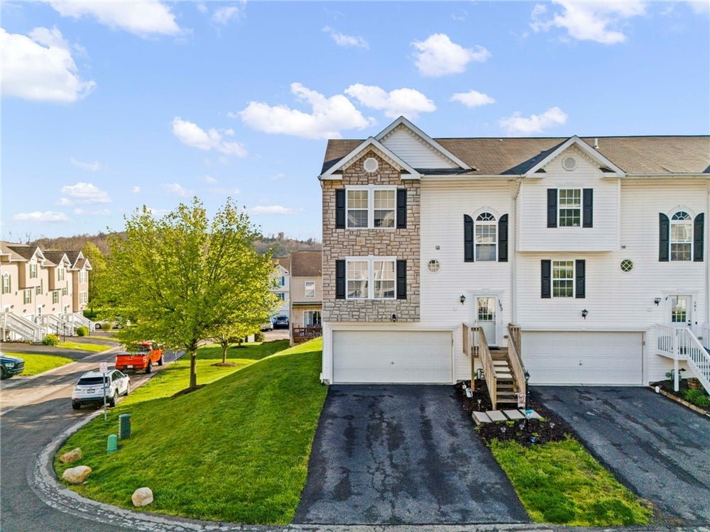 193 Mountain Drive, Carnegie, PA 15106 ERA