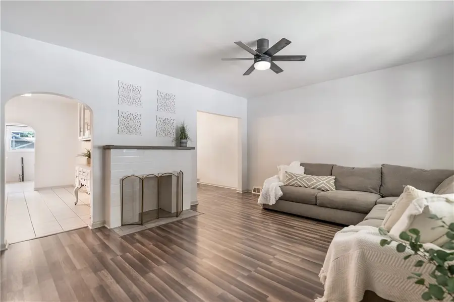 1213 4th Ave, Coraopolis, PA 15108 - #3