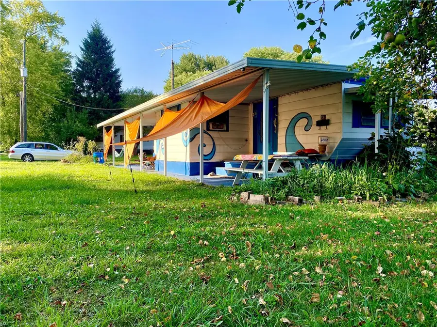 631 Meyers St, Confluence, PA 15424 - Image #2