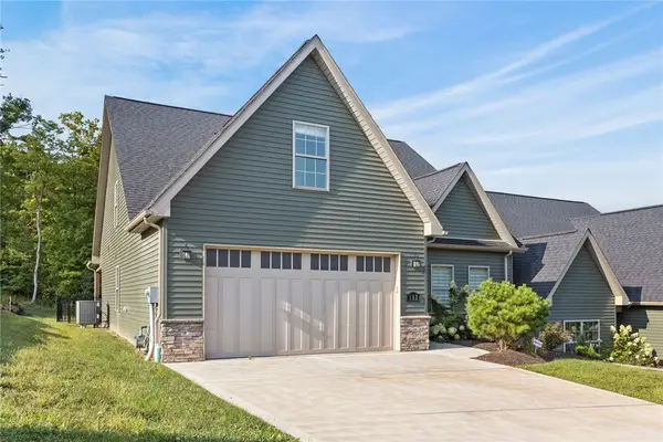 113 Hemingway Ln, Coraopolis, PA 15108