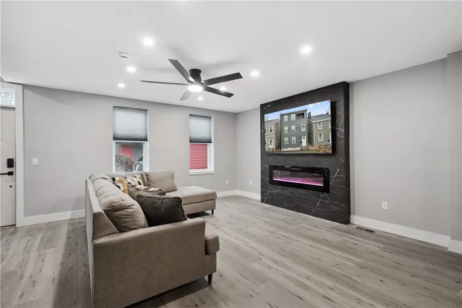 124 Locarna Way, Pittsburgh, PA 15201 - Image #3