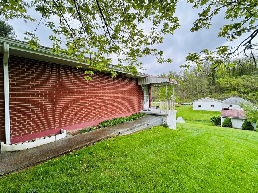 90 Dague Ln, South Franklin, PA 15301 - Image #3