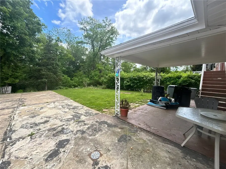 270 Wheeler Ave, Stowe, PA 15136 - Image #2