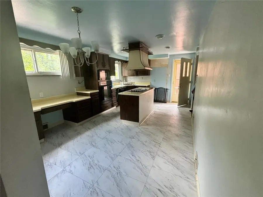 270 Wheeler Ave, Stowe, PA 15136 - Image #3