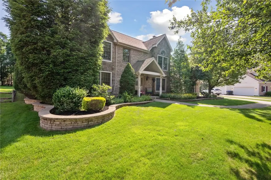 205 Elmhurst Circle, Cranberry Township, PA 16066 - Image #2