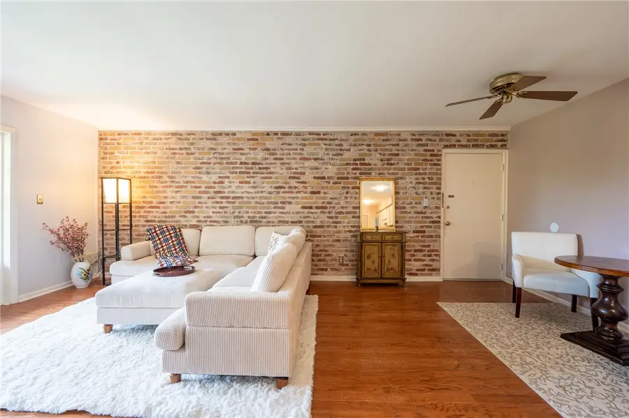 1230 Chatham Park Drive #C, Scott Township, PA 15216 - Image #2