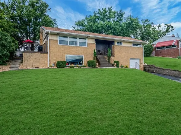 2012 Country Club, Elizabeth Twp/Boro, PA 15135