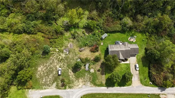 26 Holiday Dr, Cranberry Twp, PA 16066