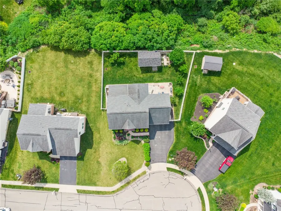 107 Vista Ct, Oakdale, PA 15071 - Image #3