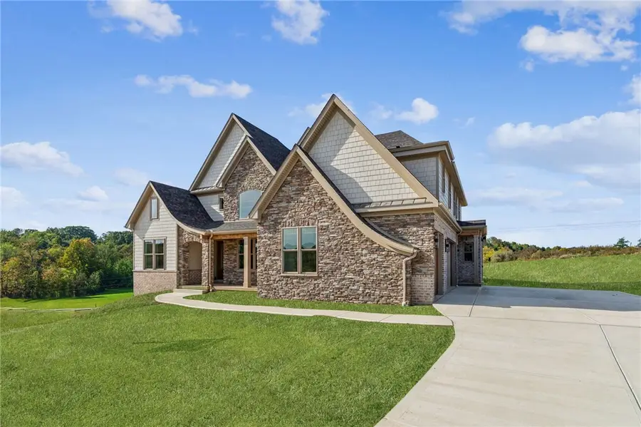 105 Victor Street, South Hanover, PA 15367 - Image #2