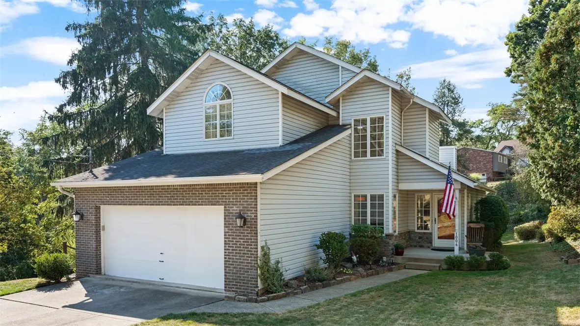 1004 Sherwood Rd, Forest Hills, PA 15221 - Image #1