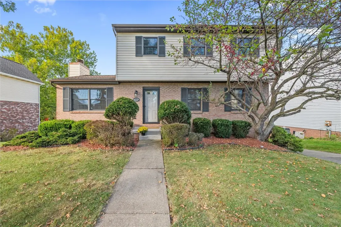 217 Sycamore Ridge Dr, Springdale Township, PA 15144 - Image #1