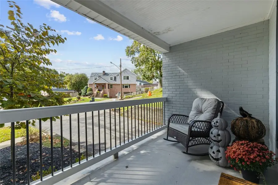 8 Court Pl, Kennedy, PA 15136 - Image #3