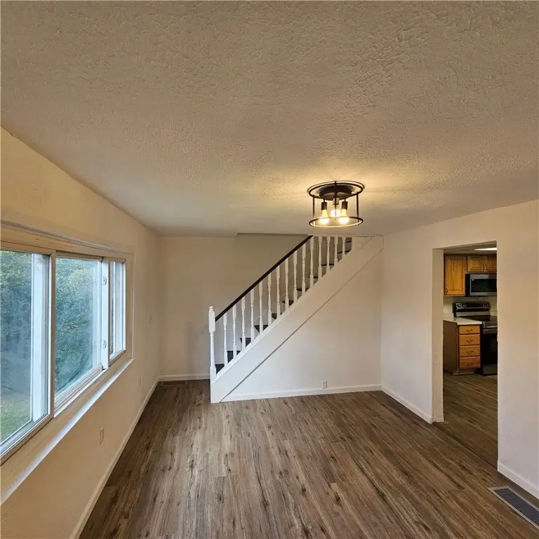 106 Pine St, Heilwood, PA 15745 - Image #2