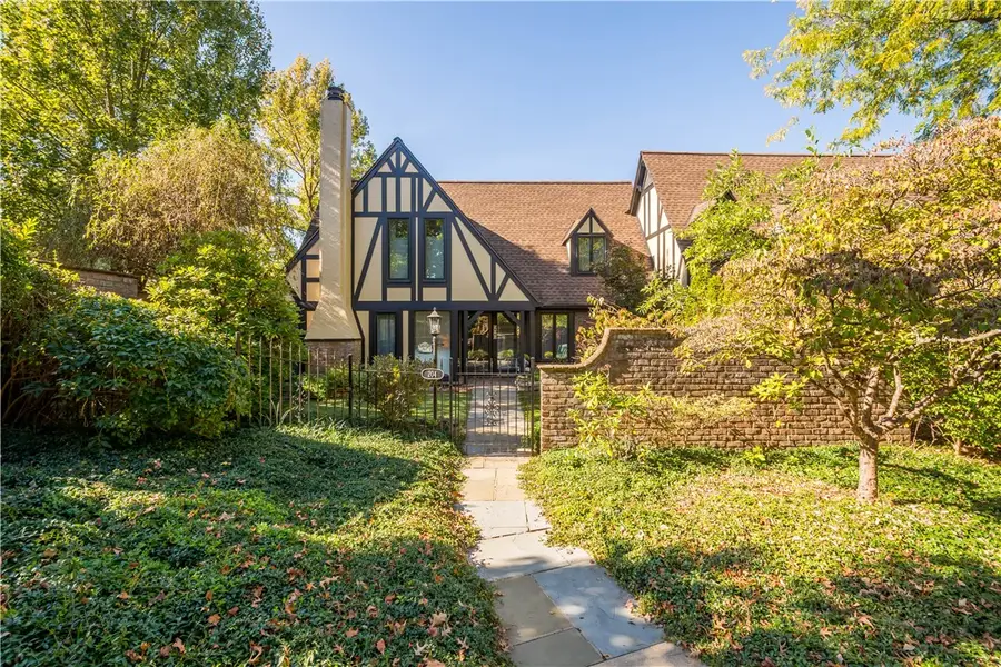 204 Kensington Ct, Ohara Township, PA 15238 - Image #3