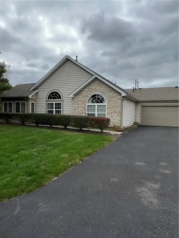 1729 Heather Heights Dr, Crescent, PA 15046 - Image #1