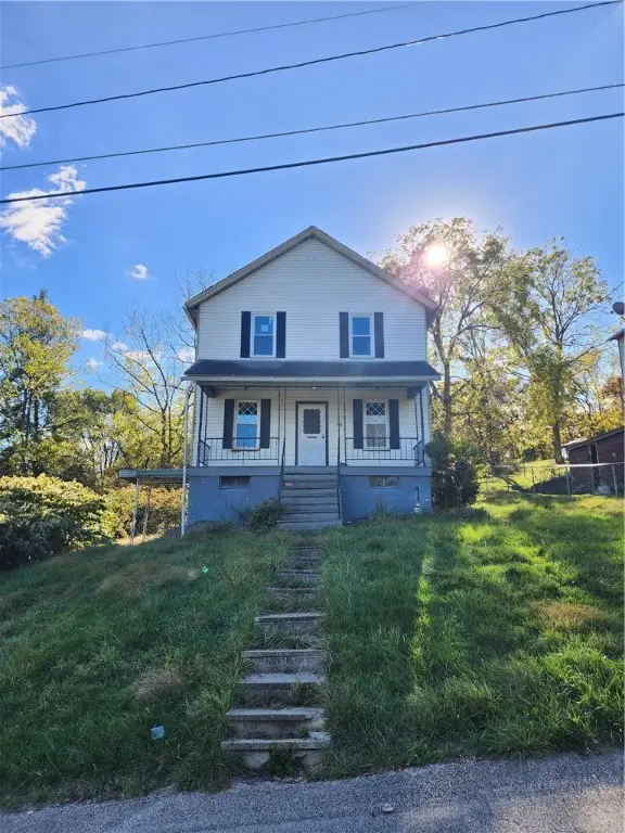 640 Redwood Dr, Cecil Bishop, PA 15057 - Image #1