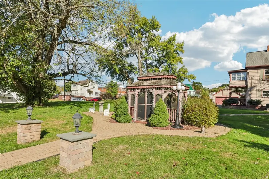 1051 10th St, West Pittsburg, PA 16160 - Image #3