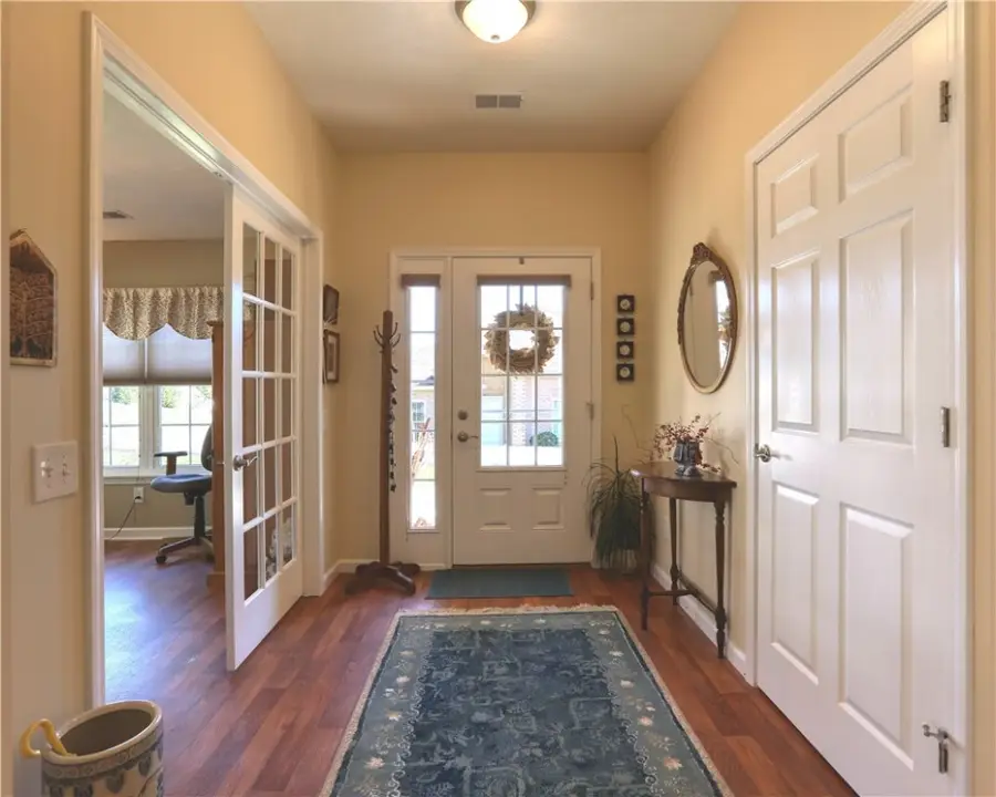 1305 Seminole Circle, Chippewa, PA 15010 - Image #2